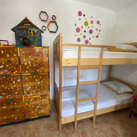 The Hood & Day Tours Hostal Shkodër