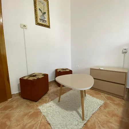 The Hood & Day Tours *