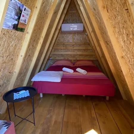 The Hood - Backpackers Hostel *