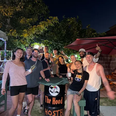 The Hood & Day Tours Hostal *