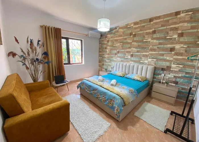 The Hood & Day Tours * Shkodër