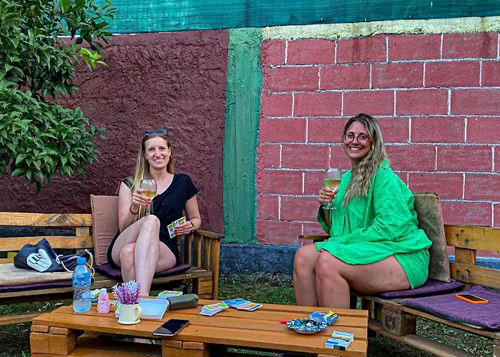 The Hood & Day Tours Ostello