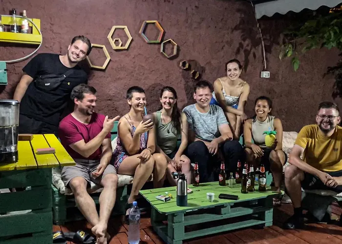 Hostel The Hood & Day Tours *