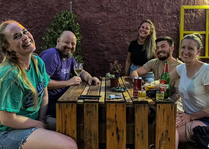 The Hood & Day Tours Ostello Shkodër