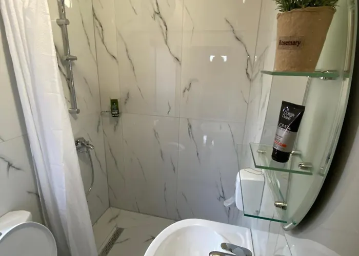 The Hood & Day Tours * Szkodra