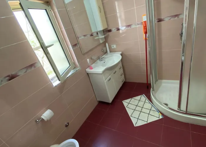 The Hood & Day Tours Shkodër