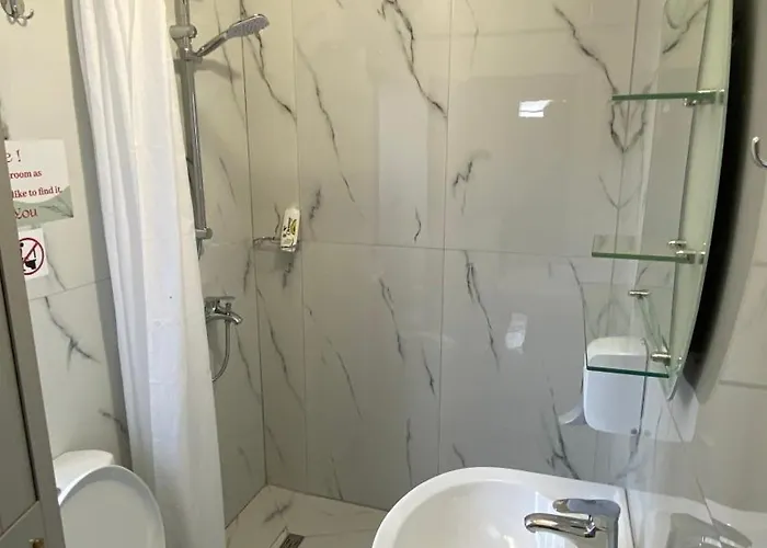 The Hood & Day Tours * Shkodër