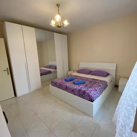 The Hood - Backpackers Hostel