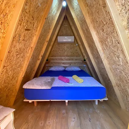 The Hood - Backpackers Shkoder
