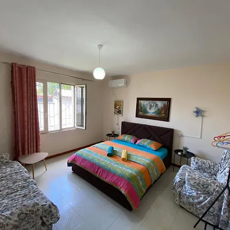 Hostel The Hood & Day Tours