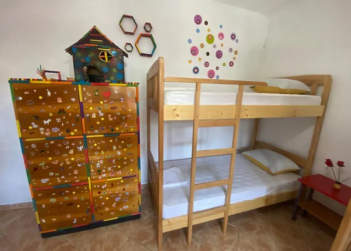 The Hood & Day Tours Hostal Shkodër