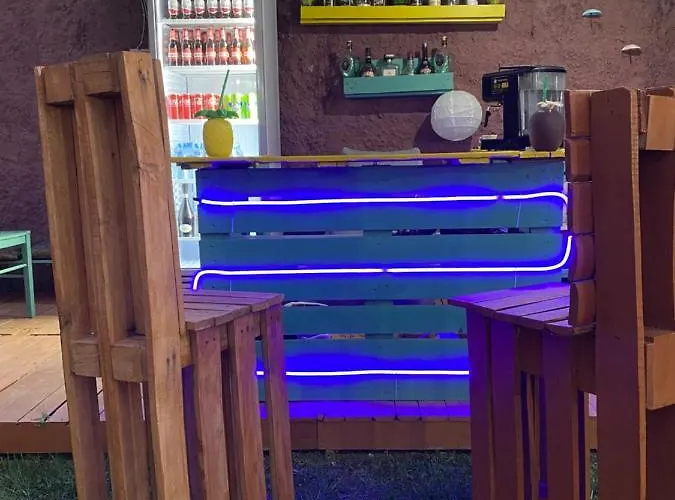 The Hood & Day Tours