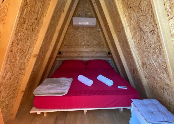 The Hood & Day Tours Hostal *